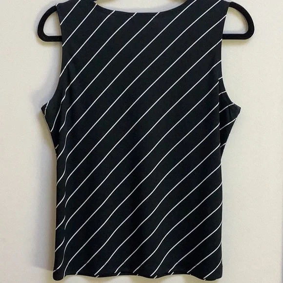 Liz Claiborne Sleeveless Top - Picture 3 of 3